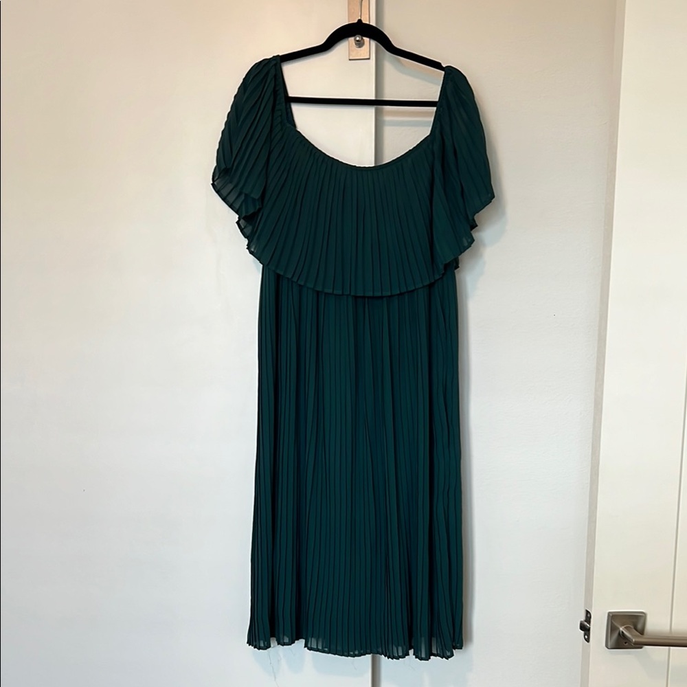 Elegant Teal Pleated Dress